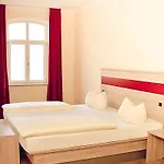 Hotel-gasthof Floetzinger Braeu Szálloda 3*