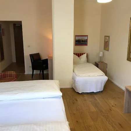 호텔 Hotel-gasthof Floetzinger Braeu 로젠하임