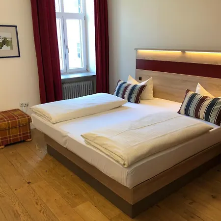 Hotel-gasthof Floetzinger Braeu 호텔
