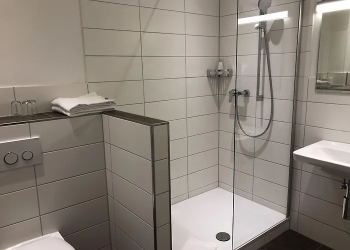 מלון Hotel-gasthof Floetzinger Braeu