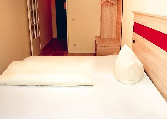 מלון Hotel-gasthof Floetzinger Braeu רוזנהיים