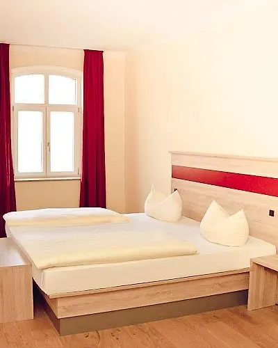 Hotel-gasthof Floetzinger Braeu מלון 3*