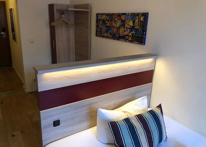 Hotel-gasthof Floetzinger Braeu מלון 3*