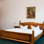 ホテル Hotel-gasthof Floetzinger Braeu ローゼンハイム
