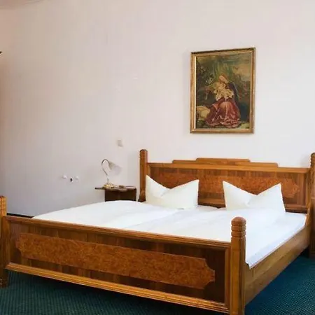 ホテル Hotel-gasthof Floetzinger Braeu ローゼンハイム