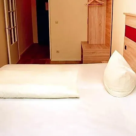 Hotel-gasthof Floetzinger Braeu Отель 3*